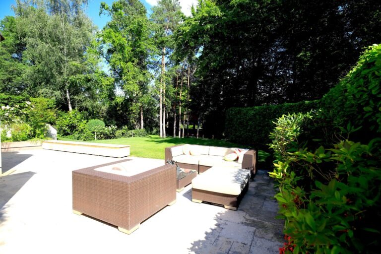 MAGNIFICENT TOWNHOUSE WITH GARDEN