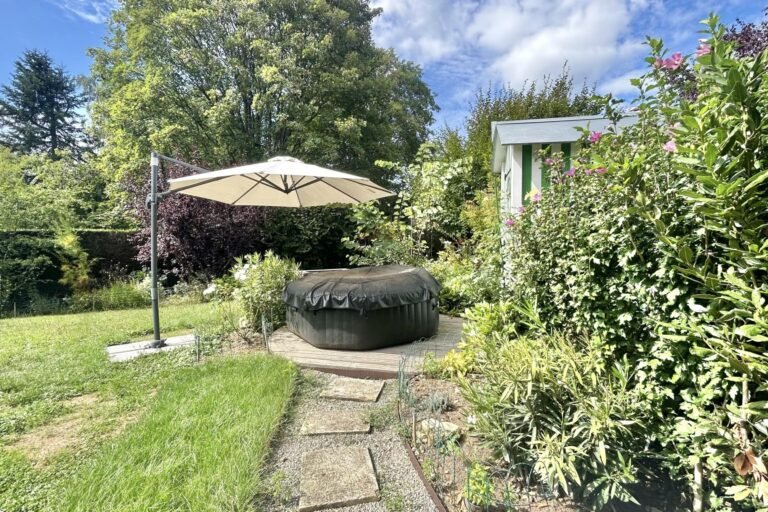 Magnificent garden level in Veyrier