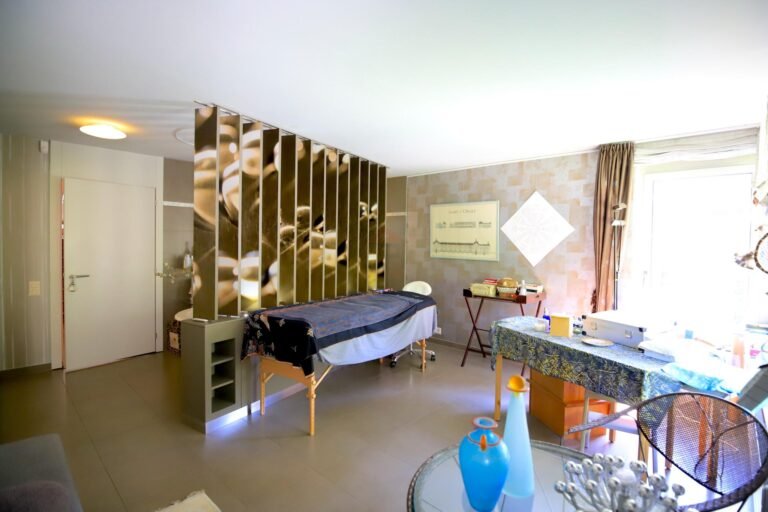 MAGNIFICENT TOWNHOUSE WITH GARDEN