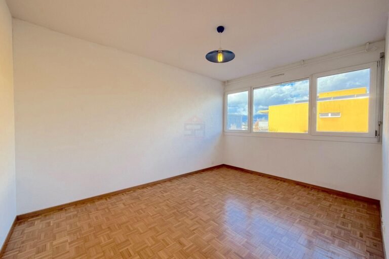 Bright 6-room through-apartment