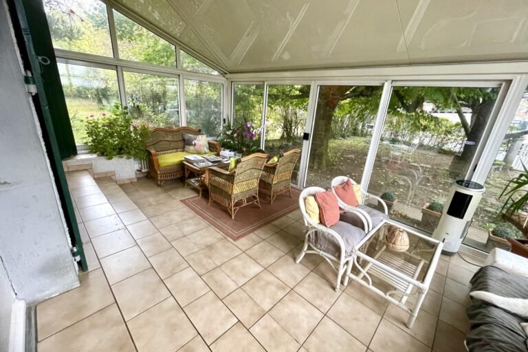 6-room house to renovate
