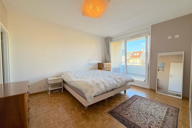 Sublime 191 m2 RDJ duplex in a quiet, leafy setting