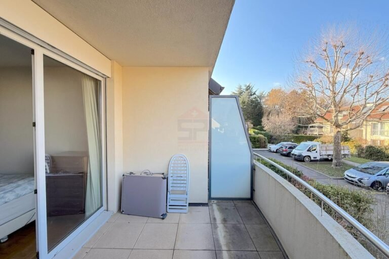 Sublime 191 m2 RDJ duplex in a quiet, leafy setting