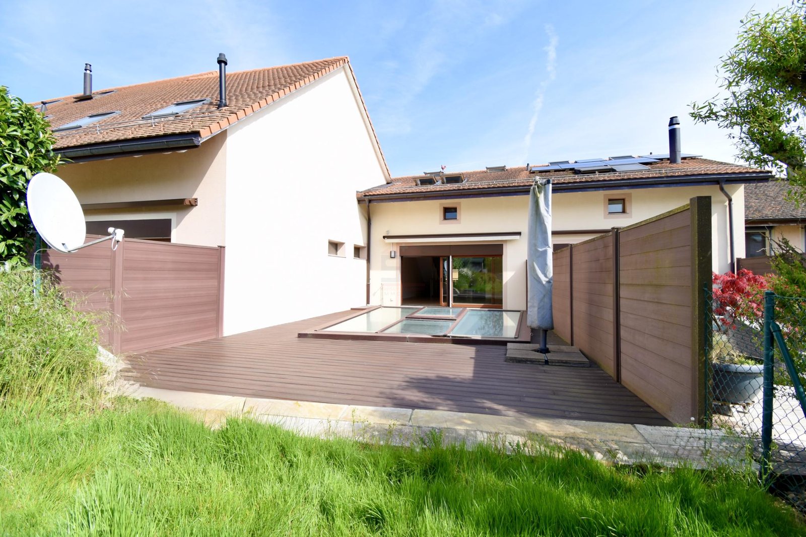Magnificent village house with garden in Clarmont