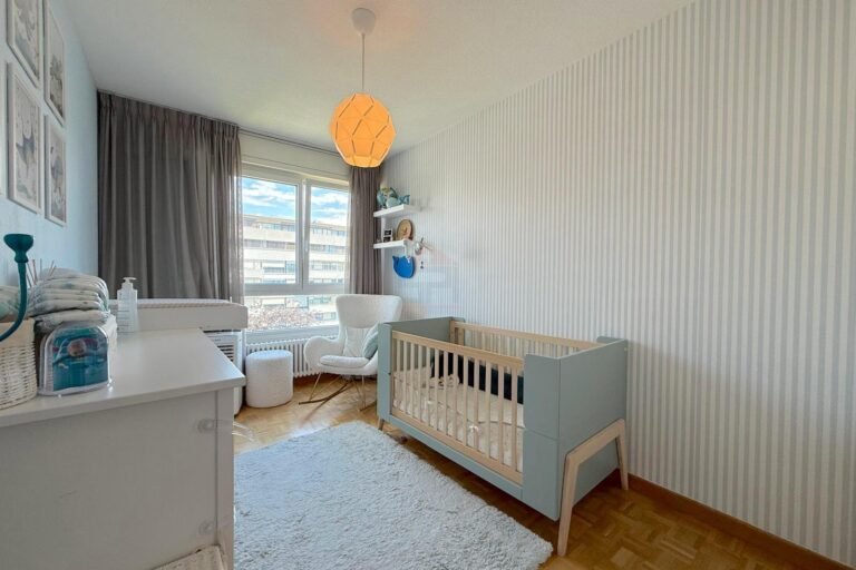 Sublime 5.5-room walk-through apartment