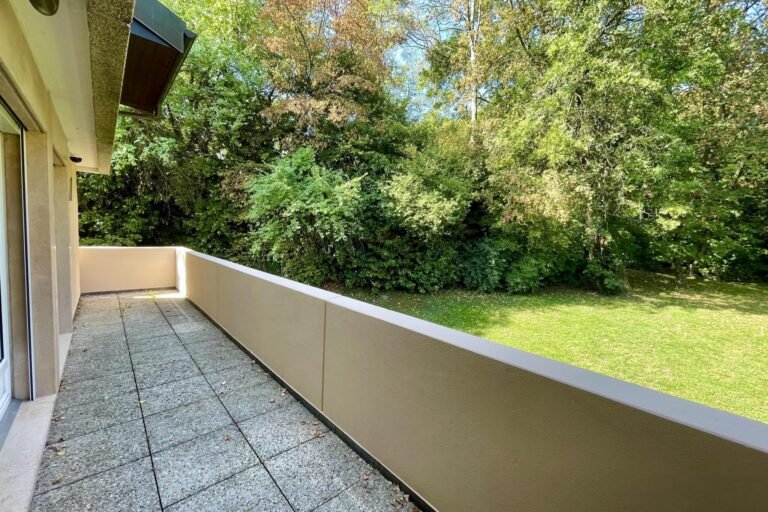 Magnificent duplex apartment in a quiet location close to amenities