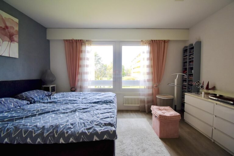 At the Gates of Morges – Spacious and Bright 2-Bedroom Apartment with Balcony