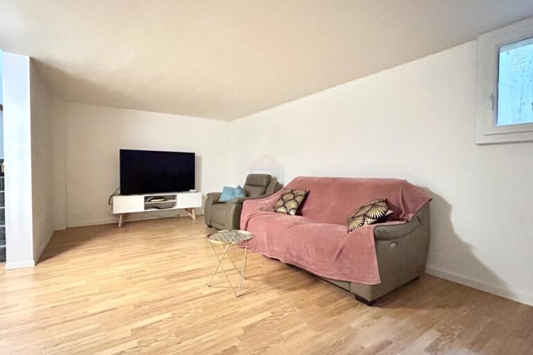 Charming 6 rooms detached villa