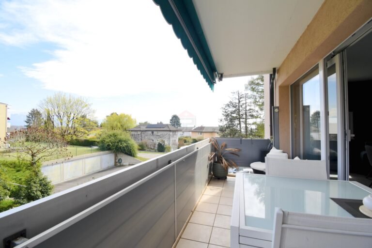At the Gates of Morges – Spacious and Bright 2-Bedroom Apartment with Balcony