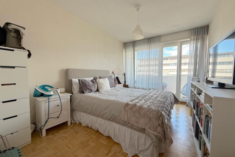 Sublime 5.5-room walk-through apartment