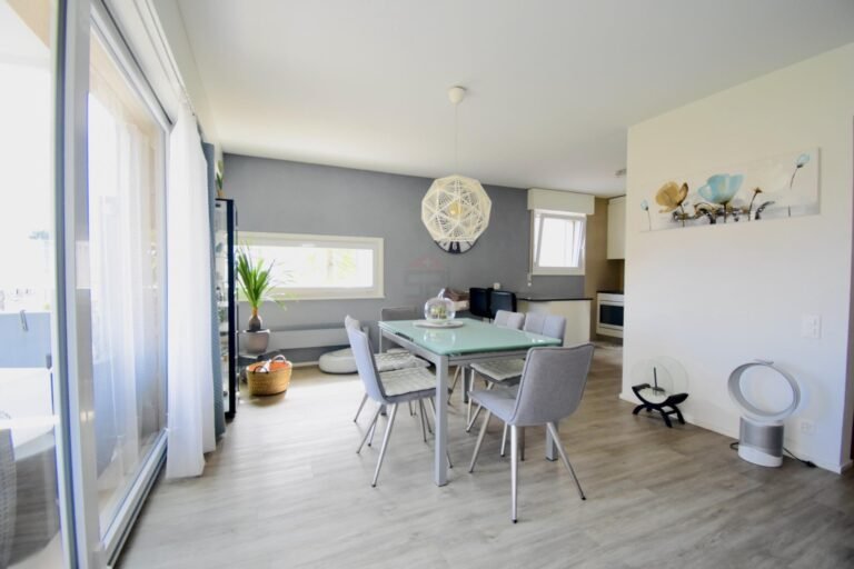 At the Gates of Morges – Spacious and Bright 2-Bedroom Apartment with Balcony