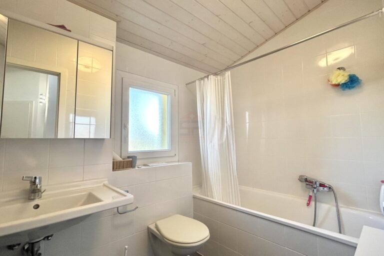 Charming 6 rooms detached villa