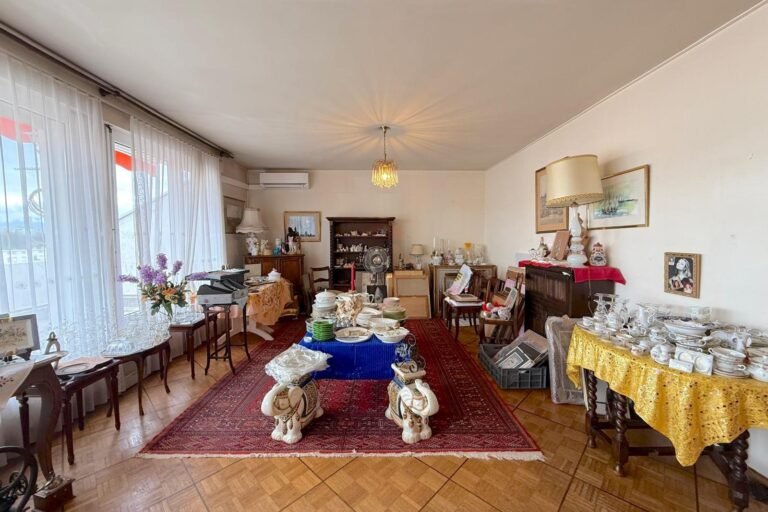 Spacious 5.5-room attic to renovate