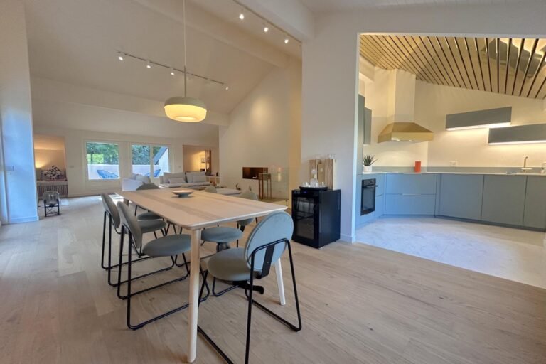 Magnificent duplex apartment in a quiet location close to amenities