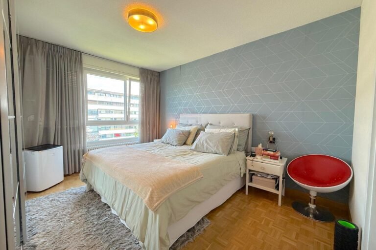 Sublime 5.5-room walk-through apartment