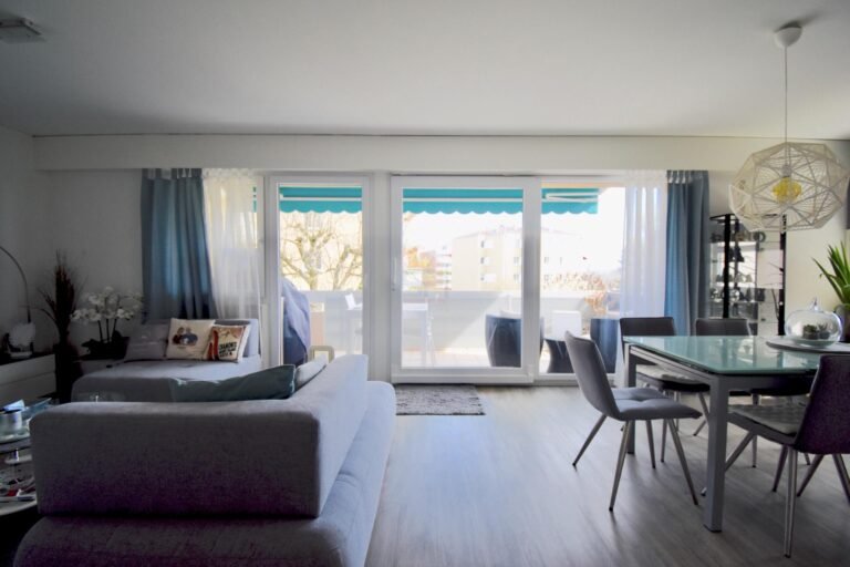 At the Gates of Morges – Spacious and Bright 2-Bedroom Apartment with Balcony