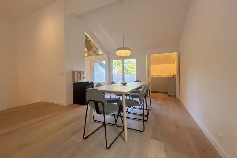 Magnificent duplex apartment in a quiet location close to amenities