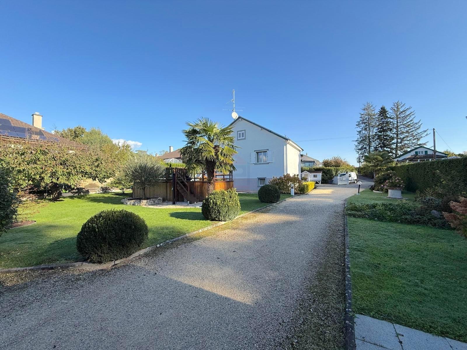 Sublime individual house in Vernier in a green setting