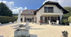 Authentic Vaudois-style house with unobstructed views of the Alps and Lake Geneva