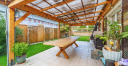 Charming detached house with swimming pool