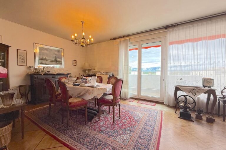 Spacious 5.5-room attic to renovate