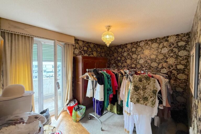 Spacious 5.5-room attic to renovate