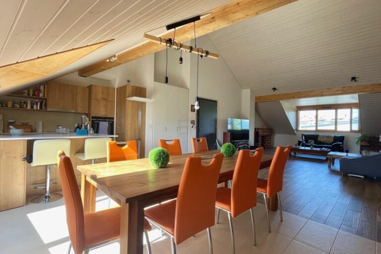 Superbe attique contemporain THPE 6 pièces – Vue dégagée et calme absolu