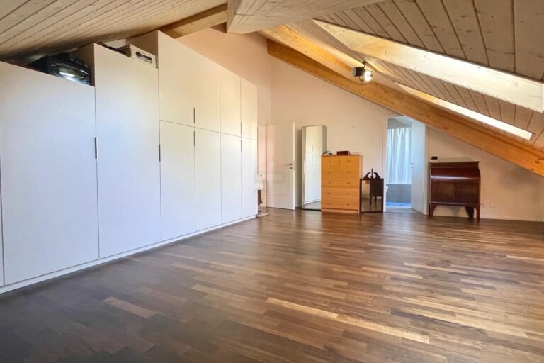 Superbe attique contemporain THPE 6 pièces – Vue dégagée et calme absolu