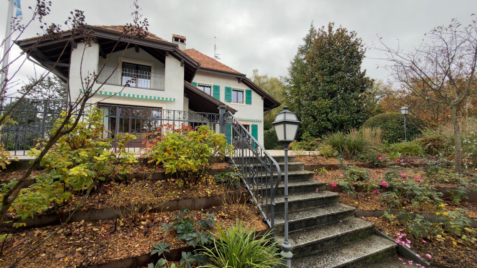 Maison genevoise de 14 pièces où le charme d’antan rencontre le confort contemporain