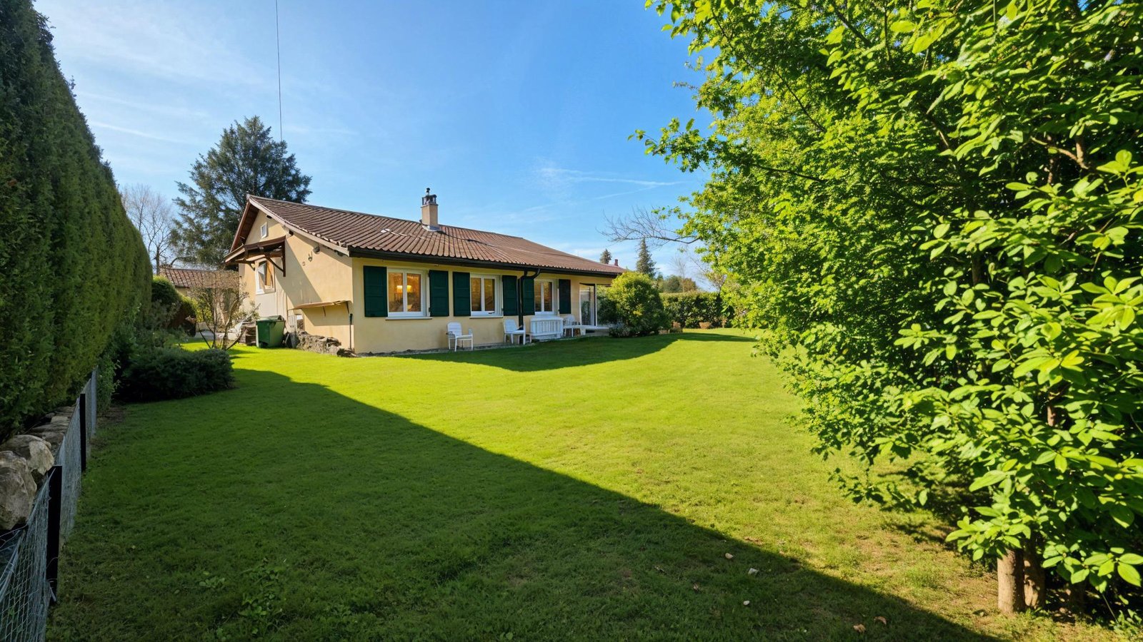EXCLUSIVITÉ Charmante Maison individuelle de 7 pièces au calme située au centre de Vésenaz