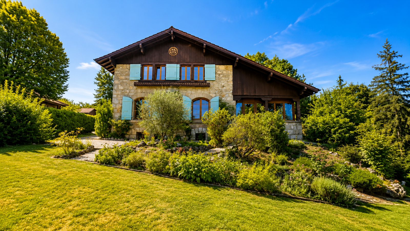 Maison individuelle de caractère – Vue dégagée sur le Salève, gros volume et fort potentiel d&rsquo;aménagement.