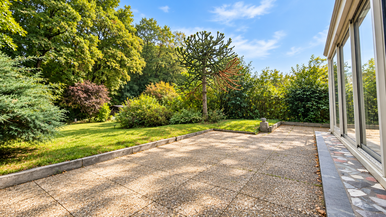 Rare appartement de 5 pièces avec jardin privatif de 500 m²
